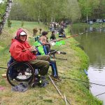 Rybářský závod s tradicí: V Kladrubech závodili handicapovaní rybáři i děti
