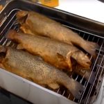 VIDEO: Jednoduché grilování ryb! Špičkový stolní gril na ryby za pár korun!