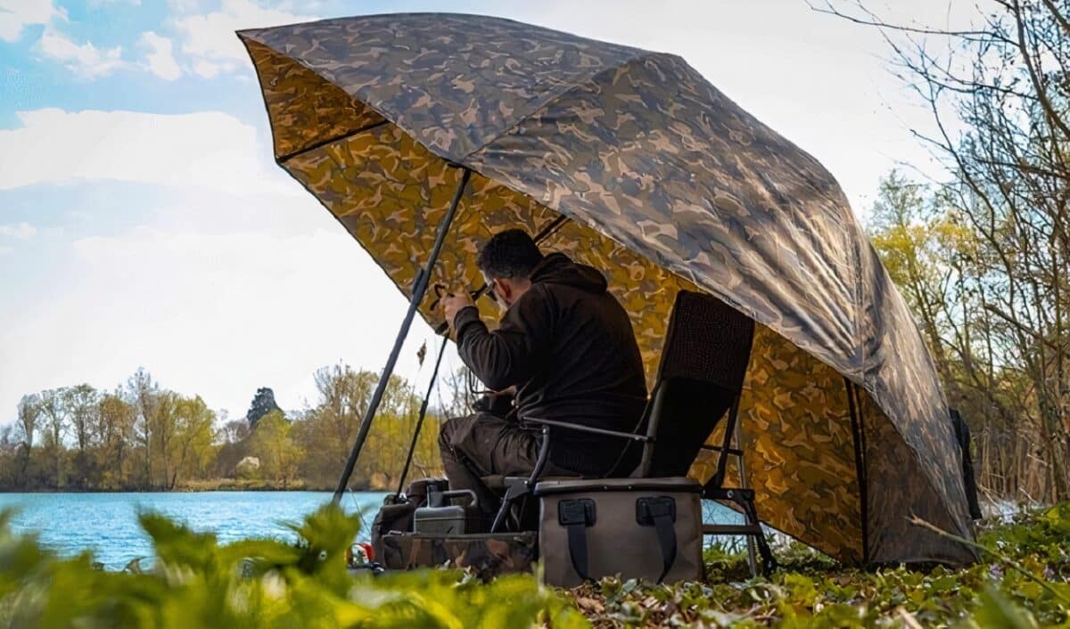 Výrazná sleva na praktický rybářský deštník FOX: ideální na krátké vycházky