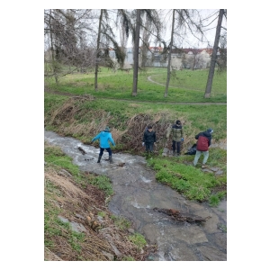 Línci z Uhříněvsi uklizeli okolí revírů a chovných rybníků